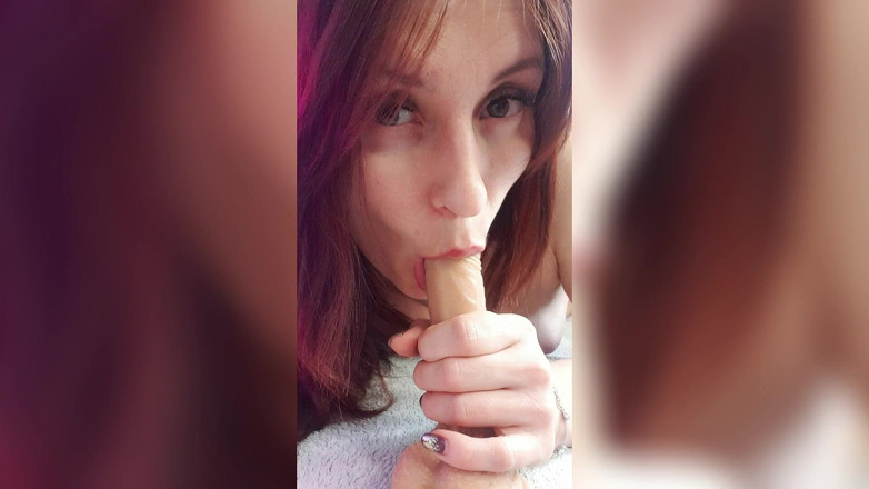 Adele Amber: 딜도로 펠라