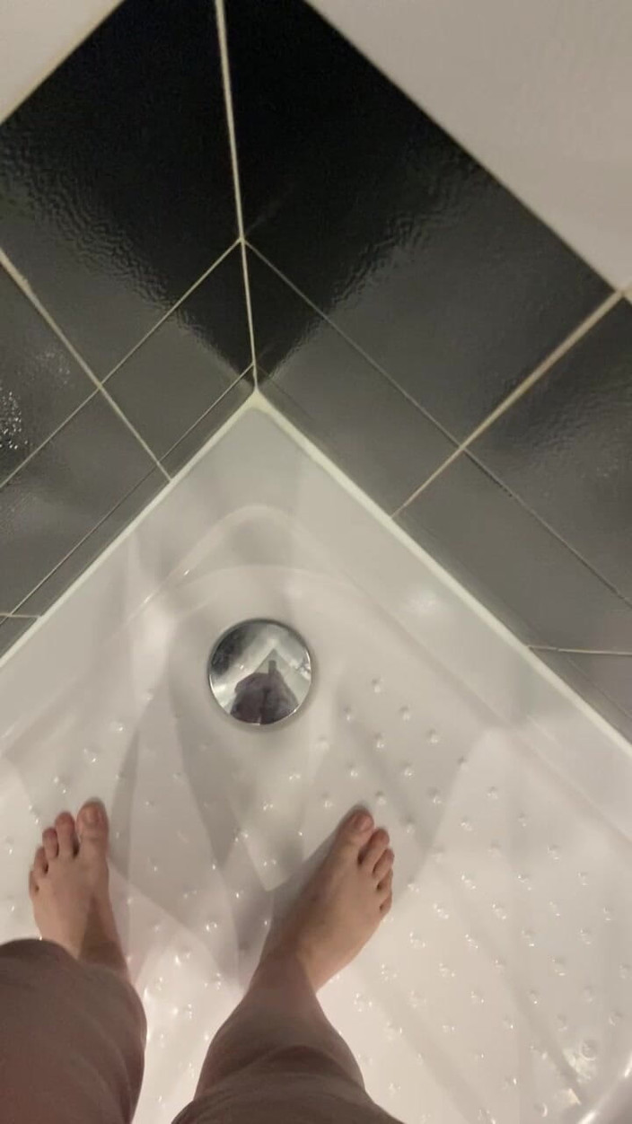 VikkiGeorgia: Natursekt in der dusche