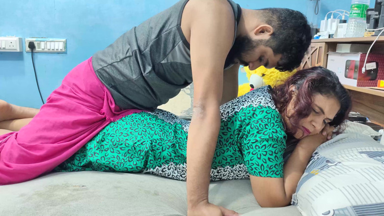 Vaigavarun45: Mallu Hot Wife Ass Kiss Romance by Husband