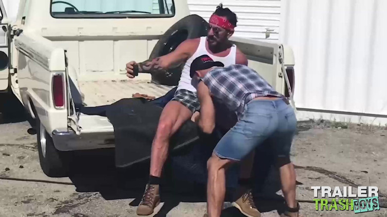 Trailer Trash Boys: Trailertrashboys - Stiefpapi vince Parker hat jake Nicola ohne gummi