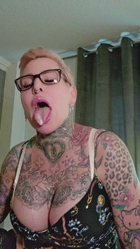 Hardcore trojka s teenagerkou a gay sissy klukem!