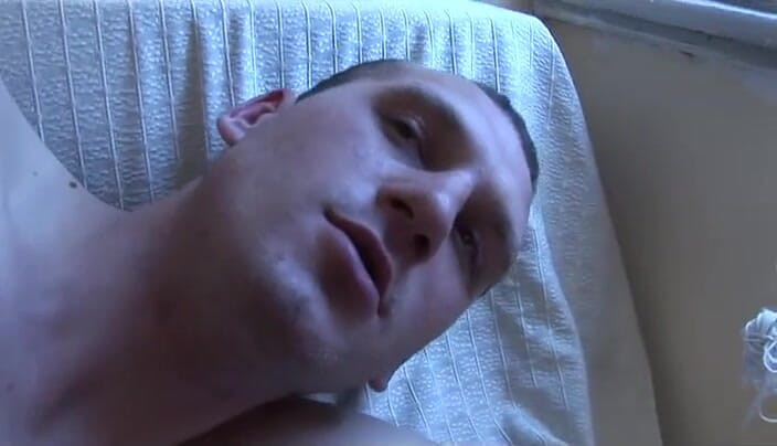 Gay 4 Pleasure: Rothaarige, schwuler typ fickt großen schwanz und lutscht