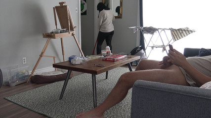 Souzan Halabi: Pembantu muslim Arab menyentuh kontol pertamanya dalam hidupnya