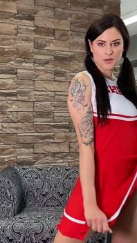 Billie Star Sudicing Je Als Cheerleader