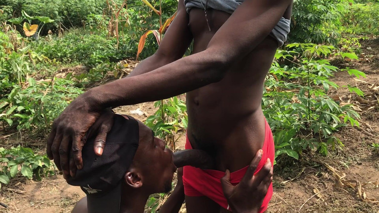 Sexydaddy: Çalının içinde oral seks