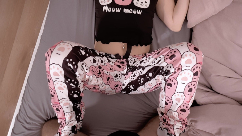 LittlePinky140: Tiny Lil Cutie in Cozy Pjs Getting Fucked in Missionary