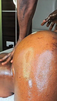 88 yaşındaki nine eşcinsel bir doktor tarafından her iki delikten sikiliyor