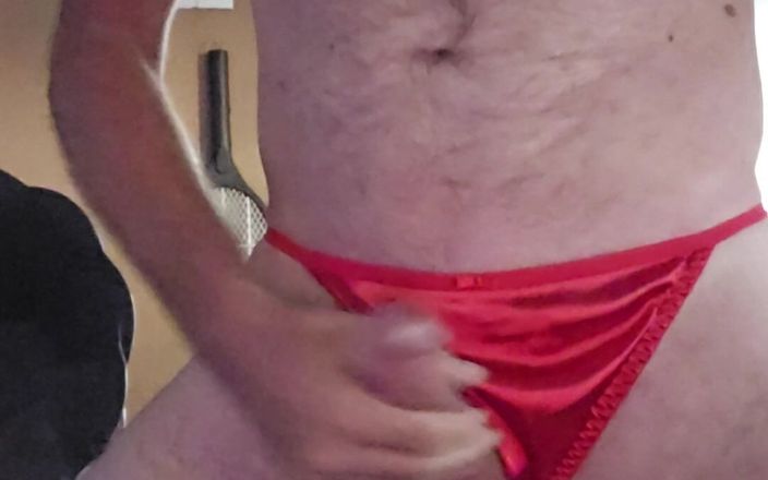 Fantasies in Lingerie: Aku lagi asik bersenang-senang sambil pakai celana dalam merahku
