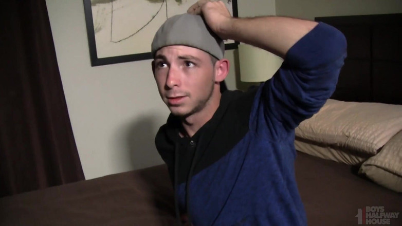 Boys half-way house: Bătaia pe care o merită