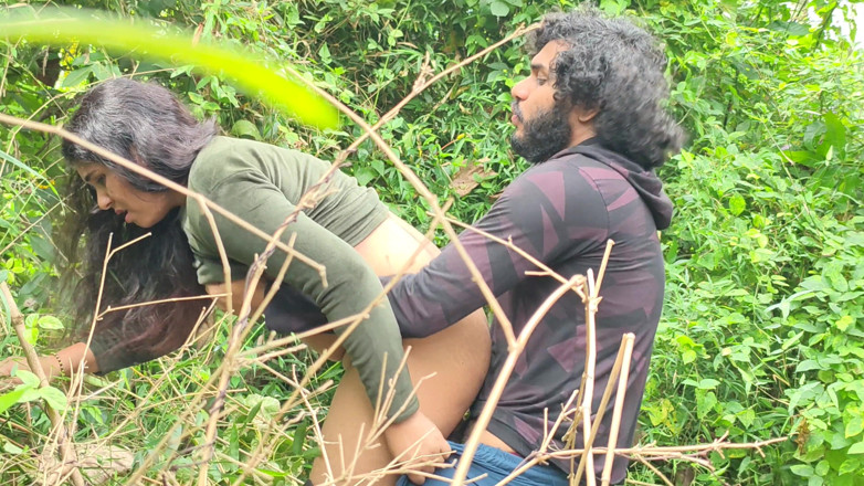 Vaigavarun45: Malayali paar heißer sex im wald, wilder wald im freien...