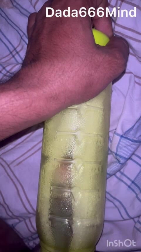 Zingaa: Cậu bé sử dụng âm hộ chai nước - anh ấy tự địt mình