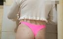 Carol videos shorts: Quần lót màu hồng bị đấm vào đít