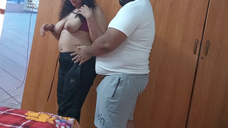 aliabegum: Teman wanita miang memanggil teman lelakinya untuk mengongkeknya