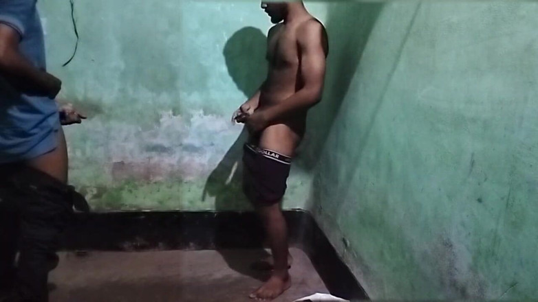 Desi Tits: Gay Polis