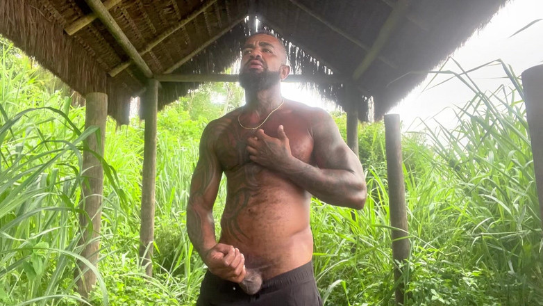 Felipe Nuru: Jord på kanten av lagunen ... Spänning i utomhus, stönande mjukt...