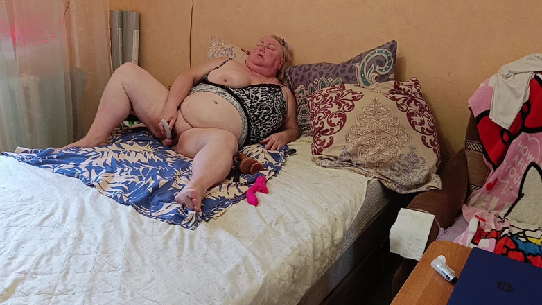 Zona901: Girlfriend with Big Hairy Cunt Masturbates with Toys