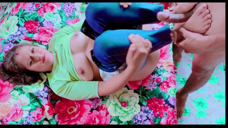 Lust Suman: Hermosa chica caliente en casa