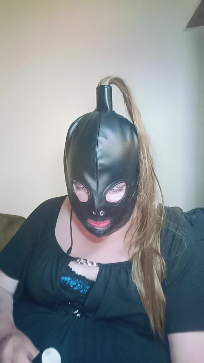 Stephanie-Nicole-TV: Stephanie-nicole thử bàn tay của mình như một người đánh giá đồ...