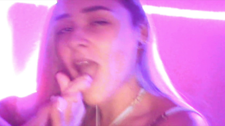 RafaUnicornio: Mladá dívka pomocí jejích nohou na hraní při masturbaci