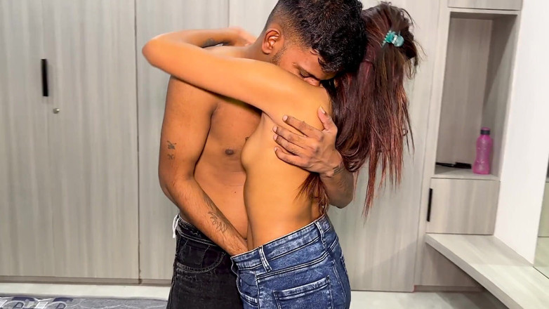 Desi Maal studios: Boyfriend Was Getting a Massage Boyfriend's Mood Became and Had...