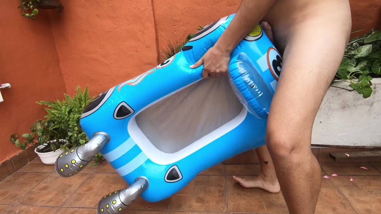 Inflatable Lovers: Auto gonfiabile