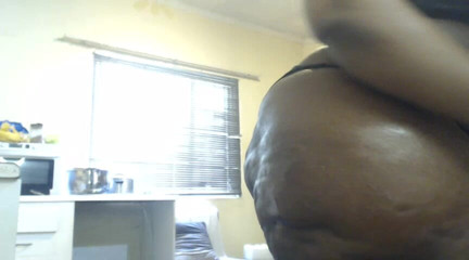 Legendary Booty Overdose: Bbw stuzzica e mostra le sue curve sexy
