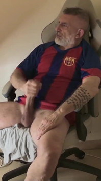 Solo XXL, un papa mature avec une grosse bite énorme non circoncise