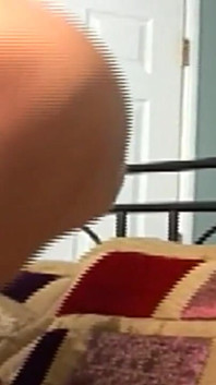 Une nana blonde se fait baiser interraciale avec une grosse bite noire avide de chatte blanche