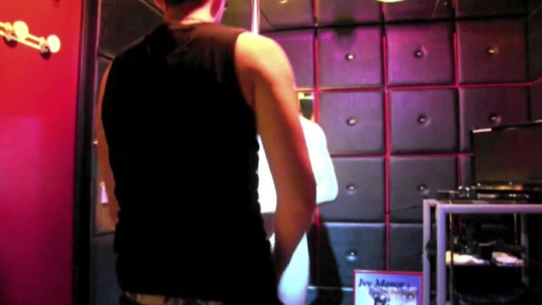 Crunch Boy: Unschuldiger twink-bisex fickt den sexy Matt kenedy