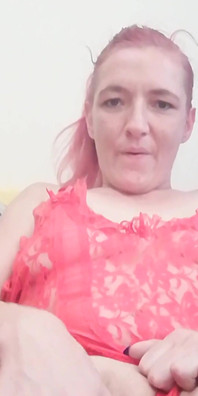 Versaute Ami in roten dessous kann einfach nicht genug muschi penetration bekommen