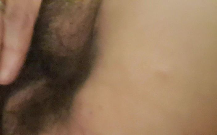 Mommy big hairy pussy: Vagina peluda de madura milf close-up