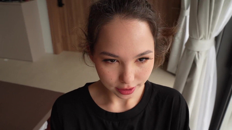 karina_lin: Çarpıcı sarışın ve sıkı amcığı