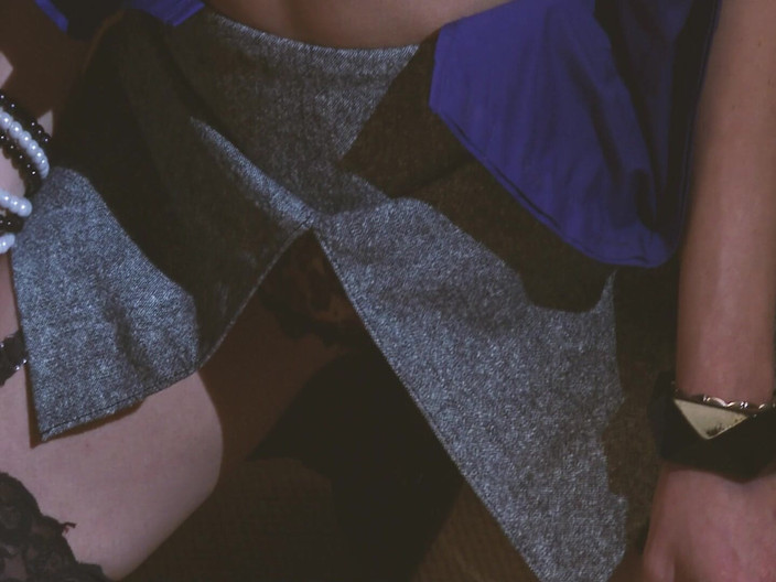 THAGSON: Ангелы для ботаников, сцена 3: грудастая, фигуристая брюнетка в нижнем белье трахает ее ботанистого босса в офисе