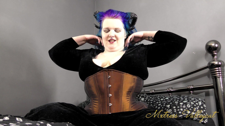 Mxtress Valleycat: Satanisches streichelnritual