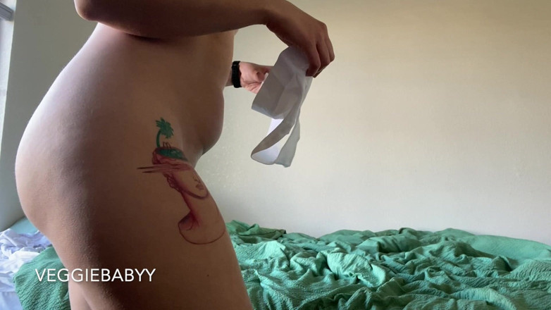 Veggiebabyy: Blanca espalda completa probarse bragas en calcetines