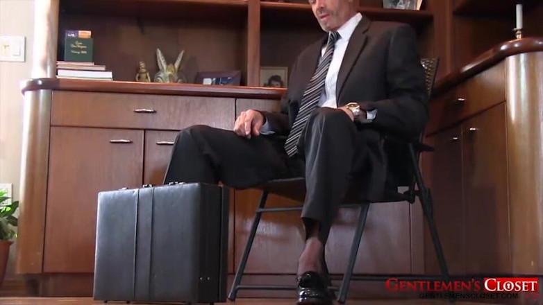 Gentlemen's Closet: Derek Anthony - propunere de afaceri