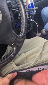 Niemiecka blond autostopowicz podnieść i dostać ryzykowny POV na zewnątrz jebanie w samochodzie
