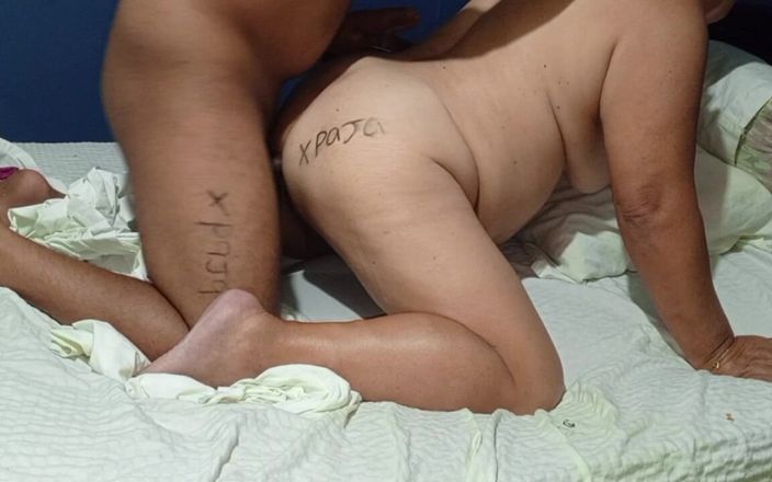 Milfta boohot: Zralá dáma se nechá ošukat zezadu