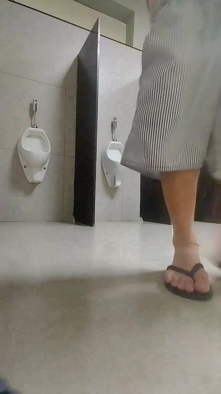 Marcosninfo: Mi Sono Messa in Mostra Nel Bagno Del Mercato E...