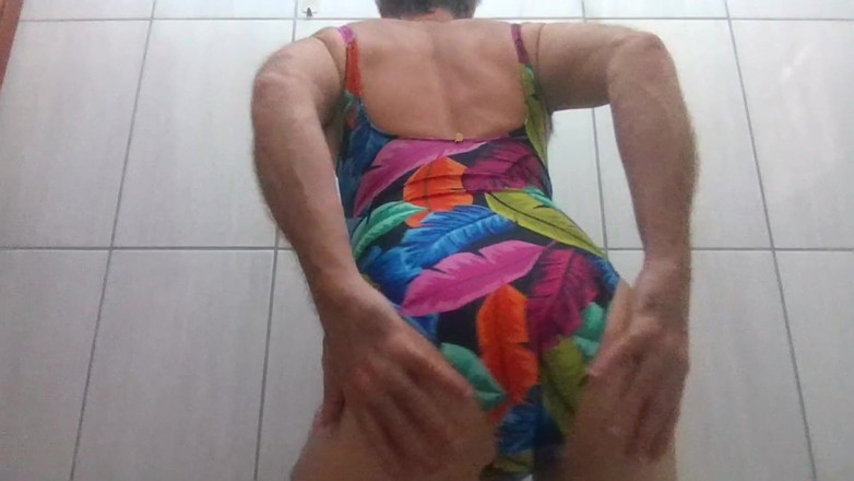 Alan Long: Di bilik air rumah kawan semasa parti!