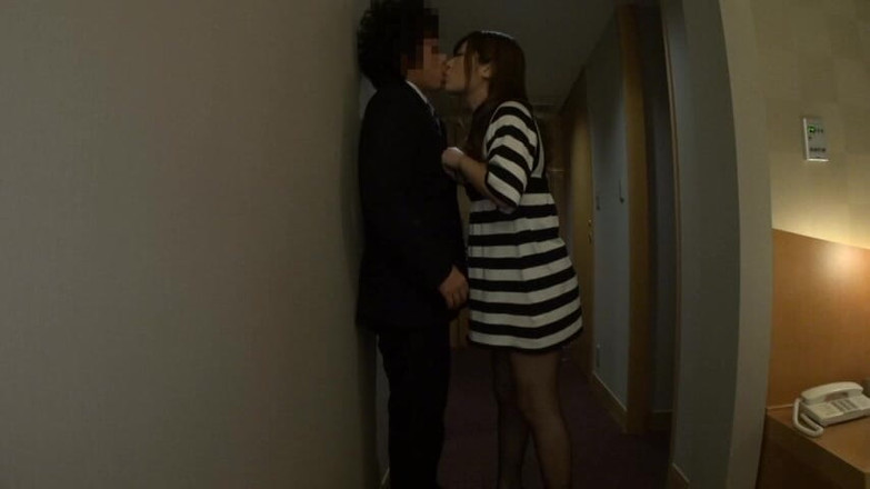 CherryBONBON: Doce armadilha no quarto de hotel