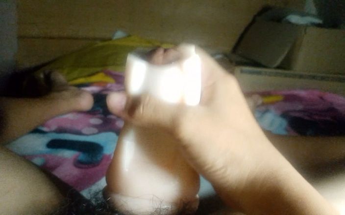 Boylove683: Genç Asyalı ilk kez oyuncak kullanıyor