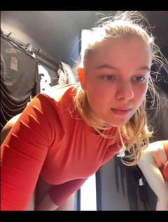 JuiceLussie: Scopata estrema nel camerino