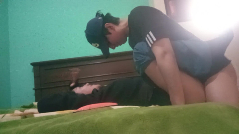 Moo DBOXXX: Mon amie chrétienne adore coucher avec moi, elle vient d’avoir 18...