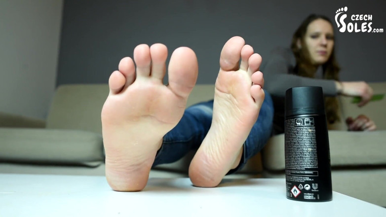 Czech Soles - foot fetish content: Foot measuring with Czech footgirl Ivet
