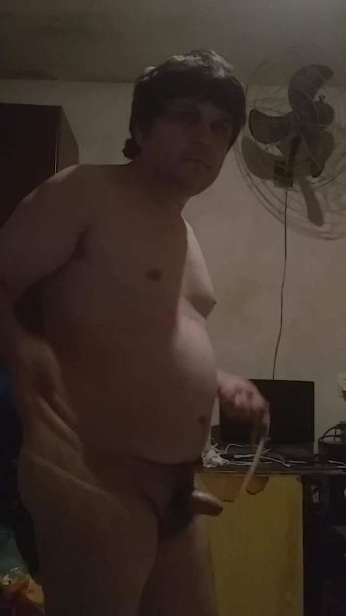 Claudio: Ich zeige meinen Arsch, wie ich nackt Seile springe