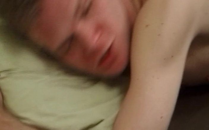 Just X Gays amateur porn: Duro e profondo: due uomini vanno tutti per una sessione...