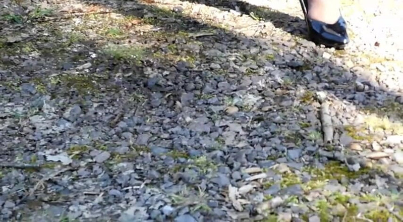 Nylon Ann: Šukání na parkovišti