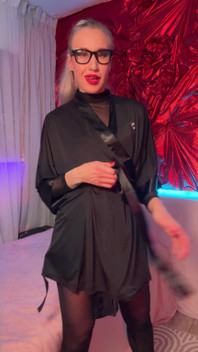 I Destroy U Ass, Bich