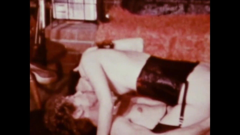 Vintage megastore: Fahişe süt yutar.